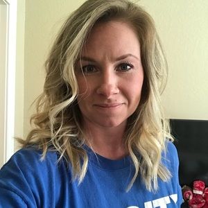 Meet your Posher, Caitlin